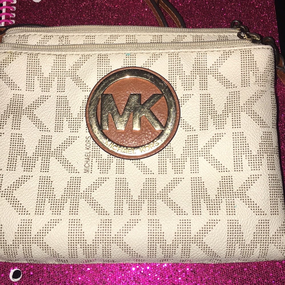 Michael kors crossbody bag
